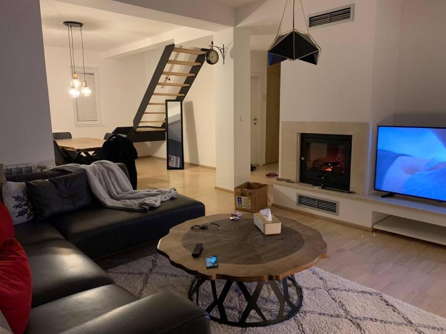 Modern Apartment In Szkopje Kültér fotó